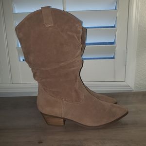 NWT- Women's Western boots